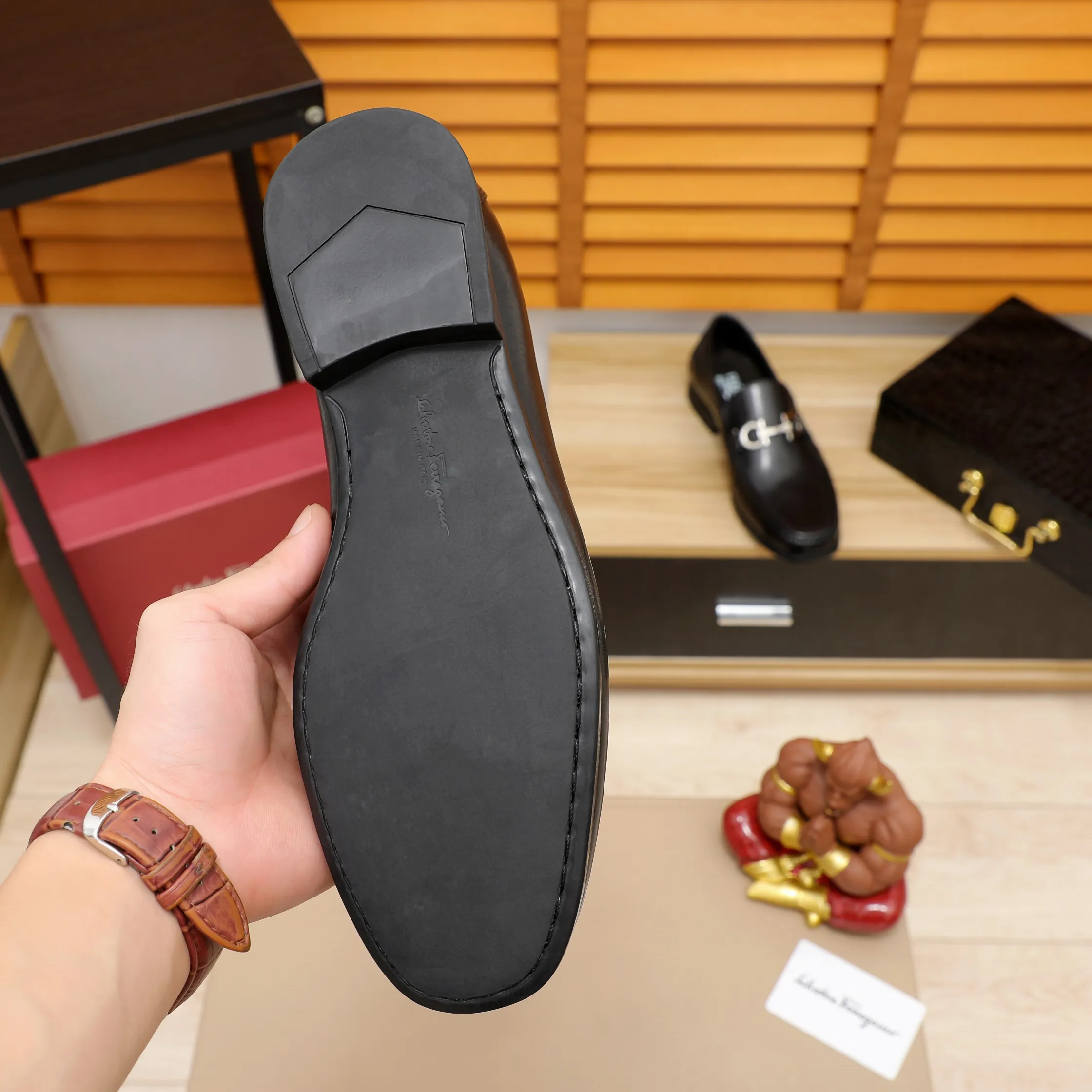 Men's shoes 💰540 🕷🕷🐂【Ferragamo】Ferragamo Popular fashionable casual shoes🇨🇳Official website counter 1:1 production, original mold opening💯Good quality visible, imported high-end first-layer waxed calfskin, water-dyed🐂leather lining🌿very clear texture, high-quality waterproof, non-slip and wear-resistant outsole🎋high quality and low price, truly handmade🍓Black optional! Code number 38-45……